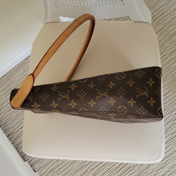 Louis Vuitton Monogram Looping GM - Picture 10 of 16